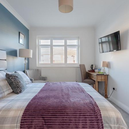Apple House Wembley Hotel Барнет Екстериор снимка