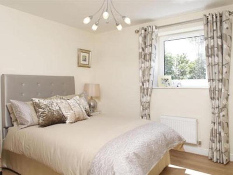 Apple House Wembley Hotel Барнет Екстериор снимка