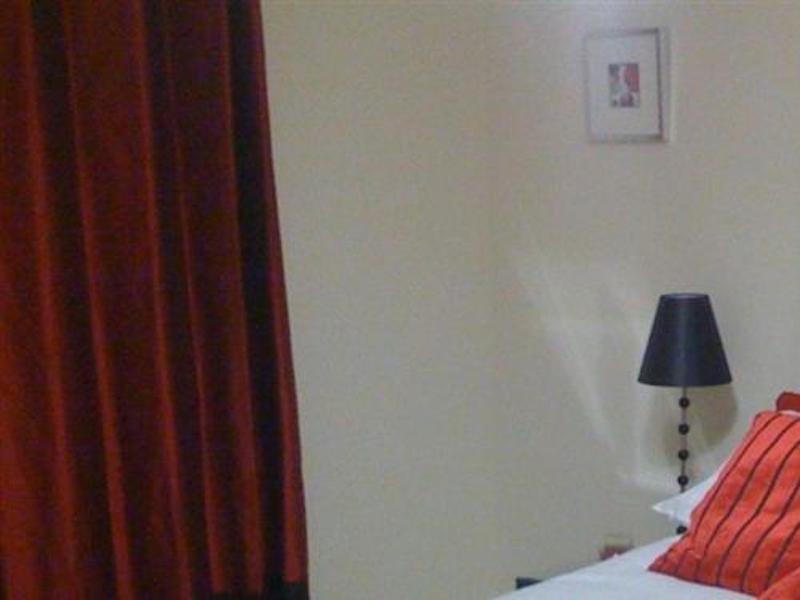 Apple House Wembley Hotel Барнет Екстериор снимка