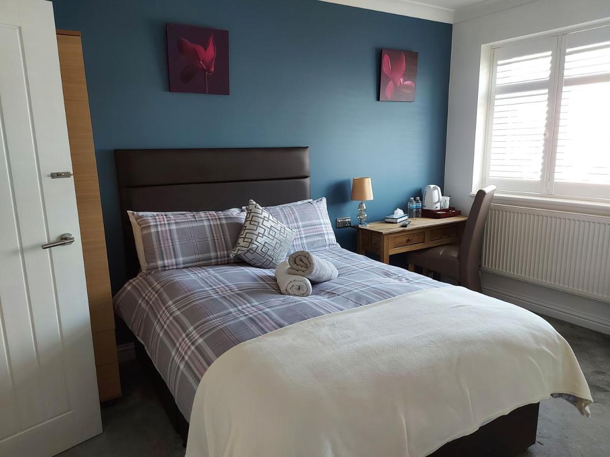 Apple House Wembley Hotel Барнет Екстериор снимка