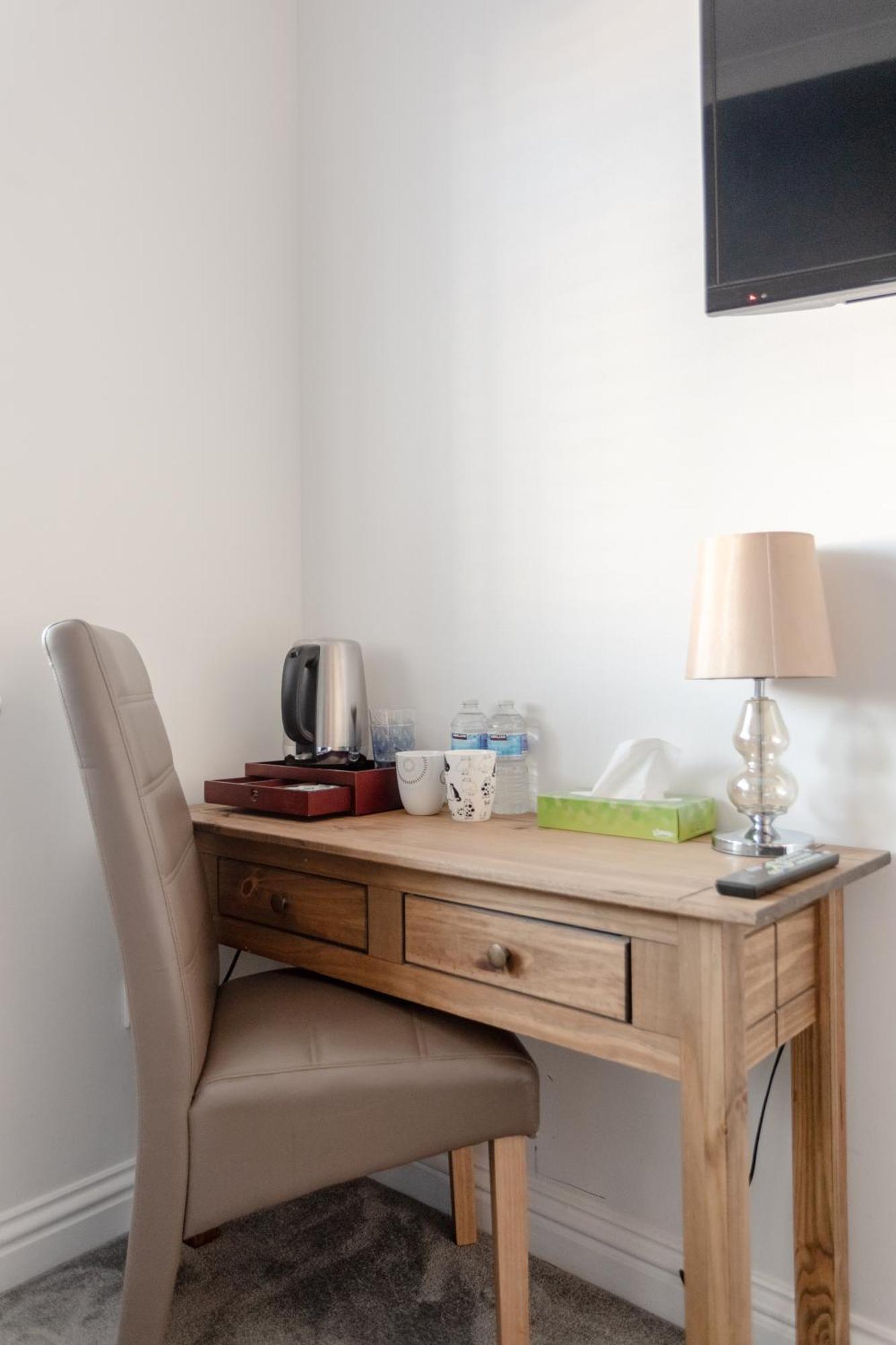 Apple House Wembley Hotel Барнет Екстериор снимка