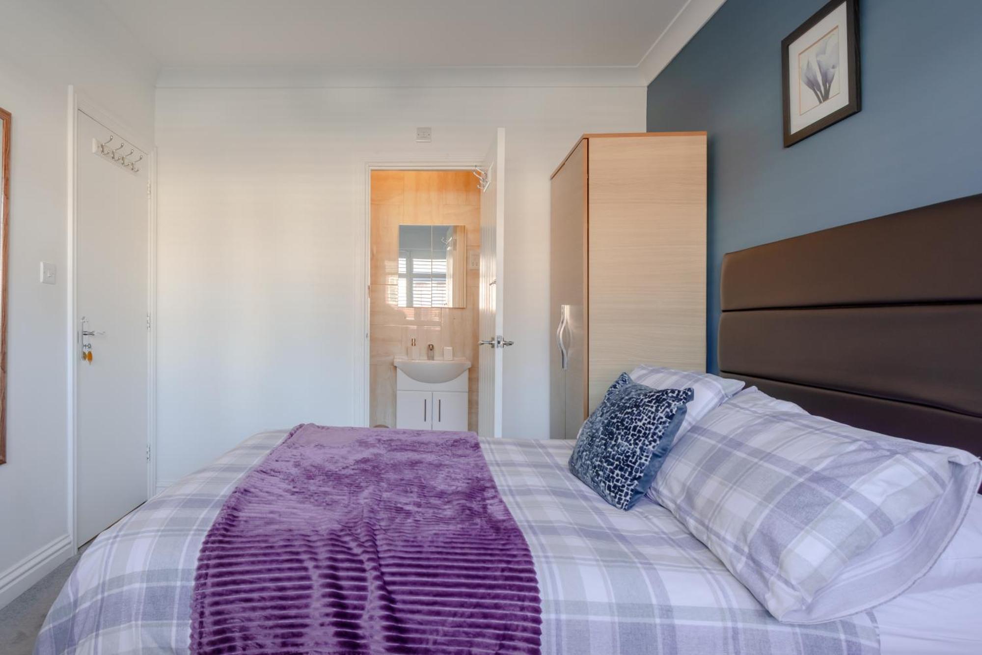 Apple House Wembley Hotel Барнет Екстериор снимка