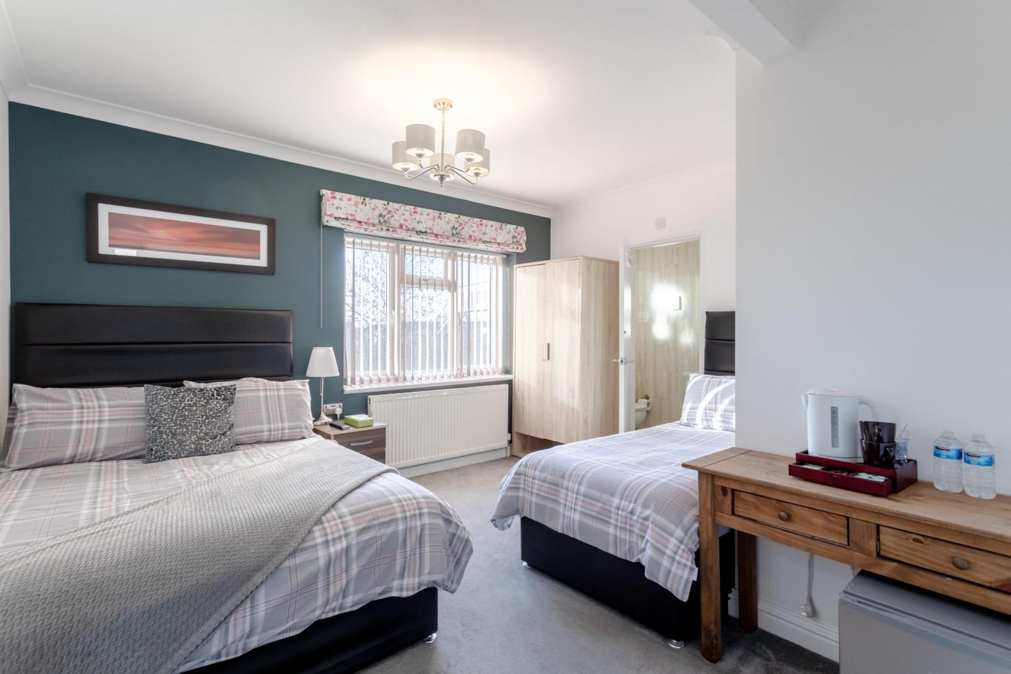 Apple House Wembley Hotel Барнет Екстериор снимка