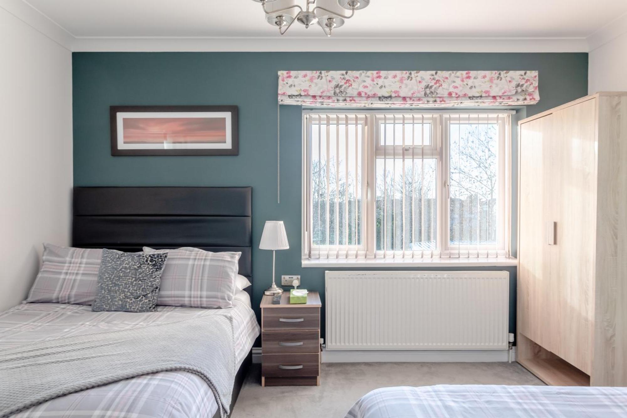 Apple House Wembley Hotel Барнет Екстериор снимка
