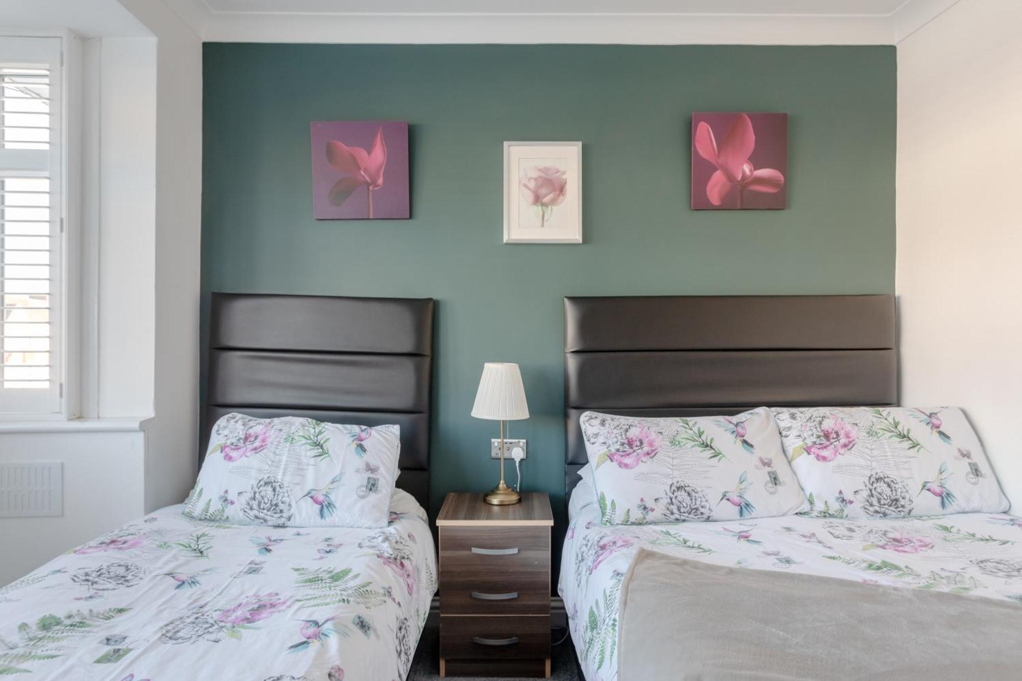 Apple House Wembley Hotel Барнет Екстериор снимка