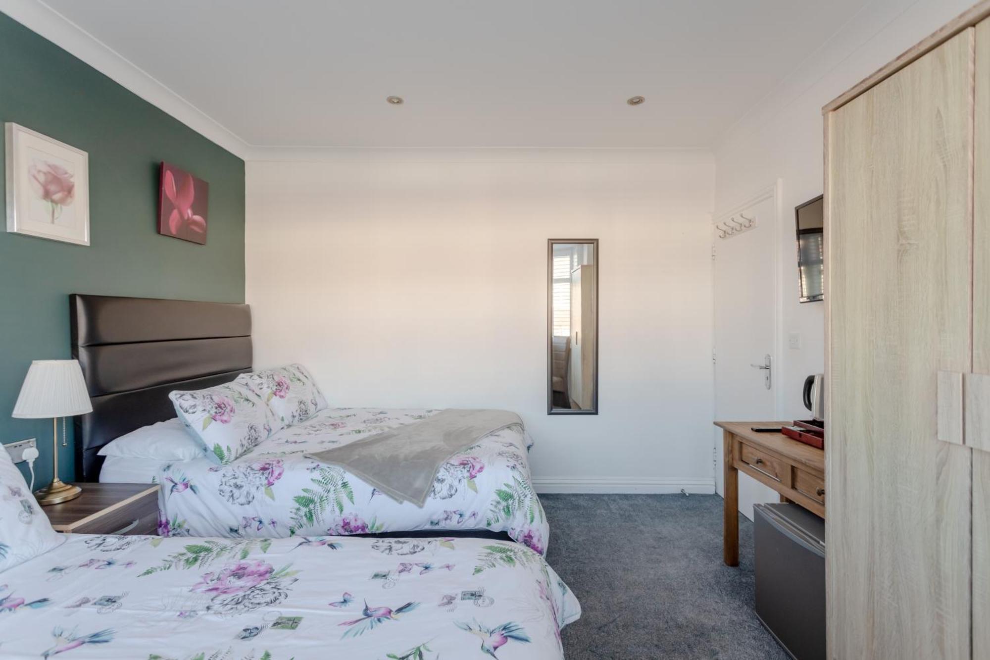 Apple House Wembley Hotel Барнет Екстериор снимка